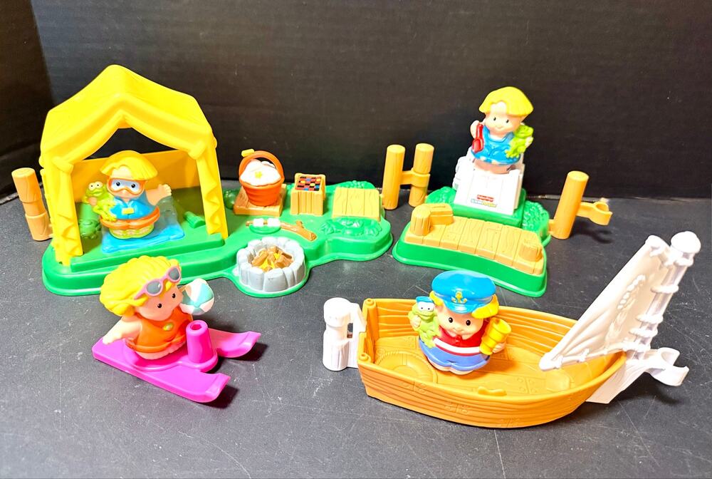 FISHER PRICE LITTLE PEOPLE BEACH CAMPING SET BOAT WATERSKI 4 figures